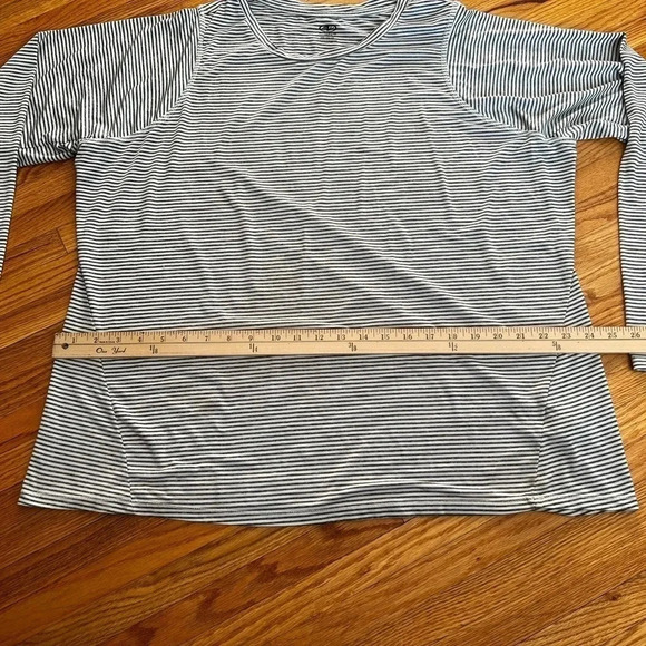 Athletic striped dry fit shirt - Picture 3 of 6